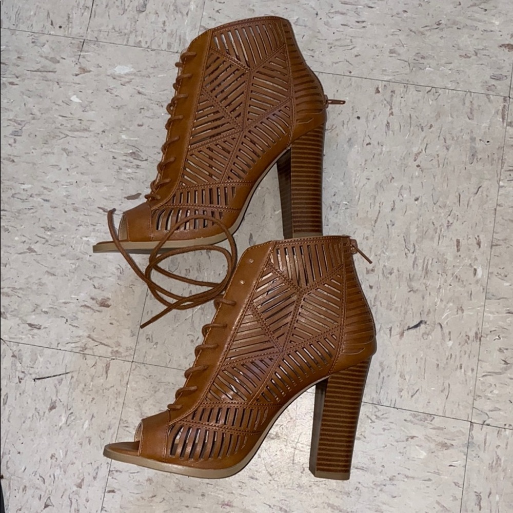 Shoes - Picture 6 of 6